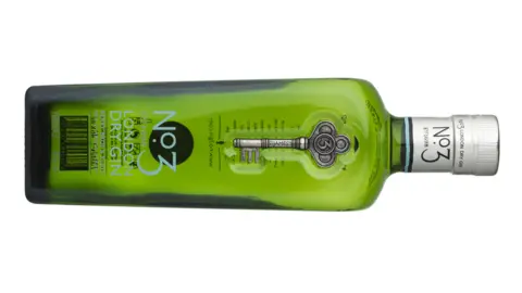 Packshot Factory A bottle of Berry Bros & Rudd gin