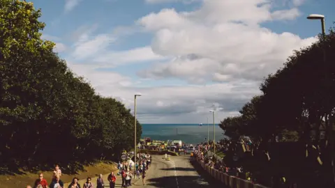 The Twins/ Great Run  Thousands of runners make their way towards South Shields