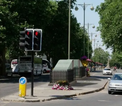 Oxford City Council St Giles toilet designs