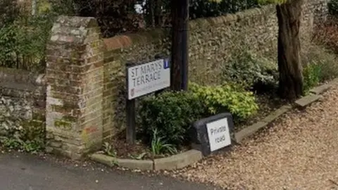 Google St Mary's Terrace sign without apostrophe