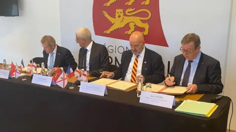 Guernsey States Guernsey politicians at meeting in France