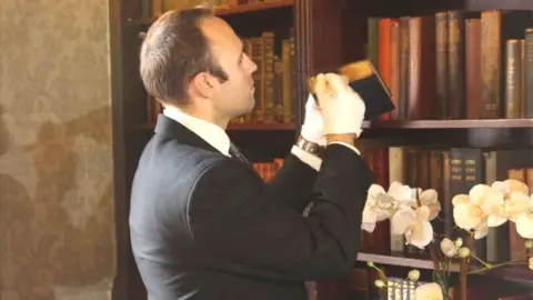 Simeon Rosset Simeon Rosset on household cleaning duties