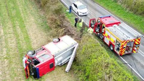 Big Ladder Photographer fire engine on the A272
