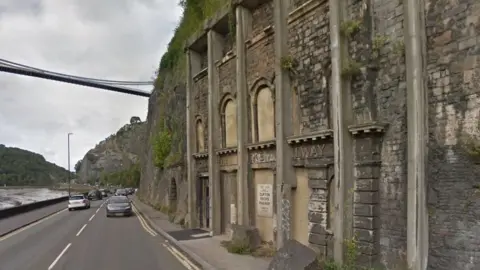 Google Bottom entrance