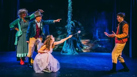 OOOH ARRR Productions Jack and the Beanstalk (Image not taken from Chippenham performance)