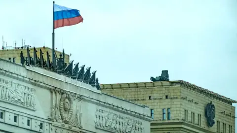 Getty Images Air defence system on roof of Ministry of Defence in Moscow