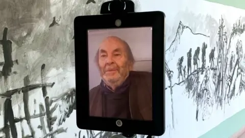 Sir Quentin Blake Sir Quentin Blake does the robot