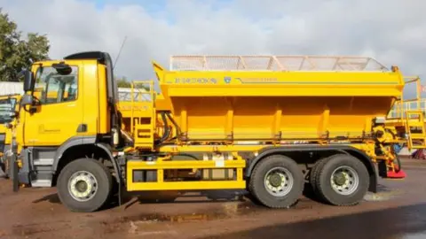 Warwickshire County Council Gritter