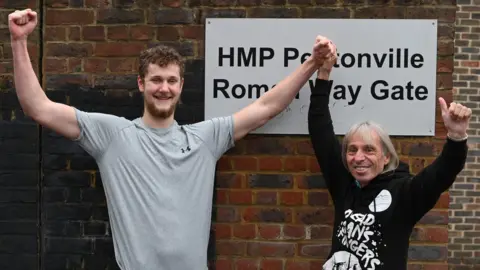 DANIEL LEAL-OLIVAS George Kin-Thompson and Alain Robert