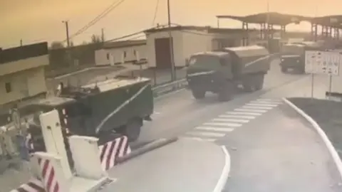 Reuters convoy enters from crimea