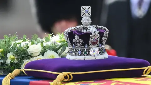 Getty Images The crown on Queen Elizabeth II's coffin