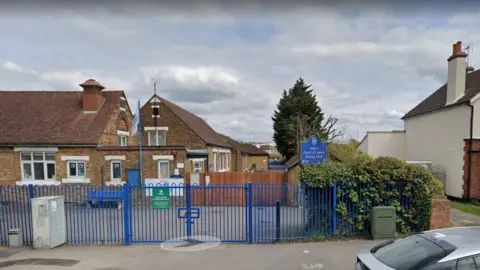 Google Ashford C of E Primary School, Surrey