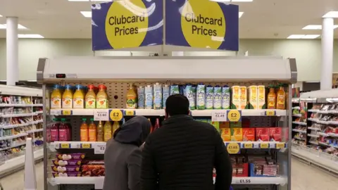 Reuters Tesco shoppers