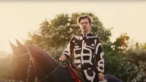 YouTube Harry riding teake