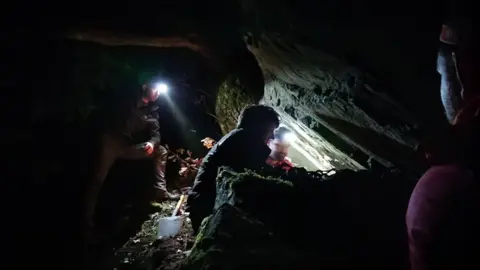 Keswick Mountain Rescue Team Rescuers trying to get to the dog