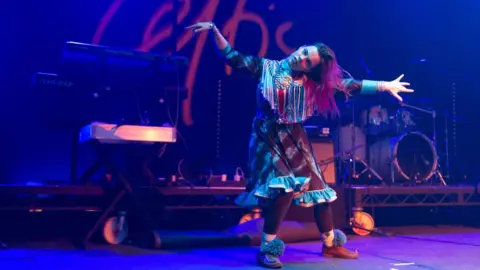 Getty Images Hilda Lansman and Maria Saarenkyla of Vilda performs at Tramway Glasgow