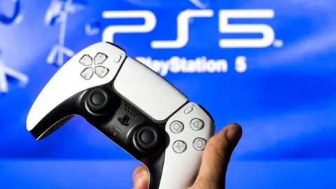 File:PlayStation Classic Controller.jpg - Wikimedia Commons