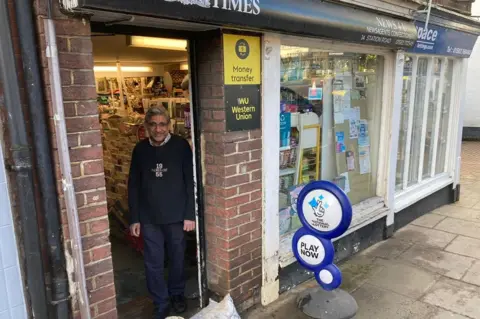 Justin Dealey/BBC Nitan Shah's newsagent in Harpenden