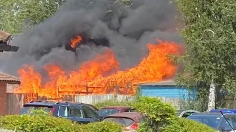 @Sam_Films_Stuff Fire in Walnut Tree area of Milton Keynes