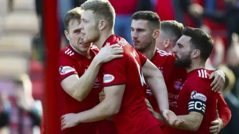 SNS Aberdeen celebrate
