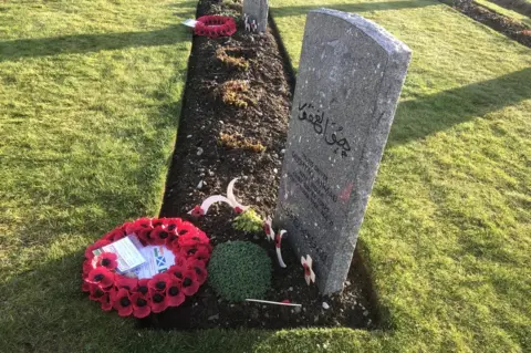 Gerald Lennon Wreaths laid on graves