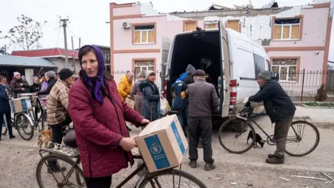 AFP Aid delivery in Pravdyne, near Kherson, 12 Nov 22