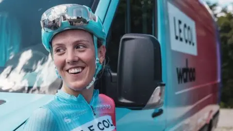 Le Col Wahoo / MathisDecroux Lizzie Holden