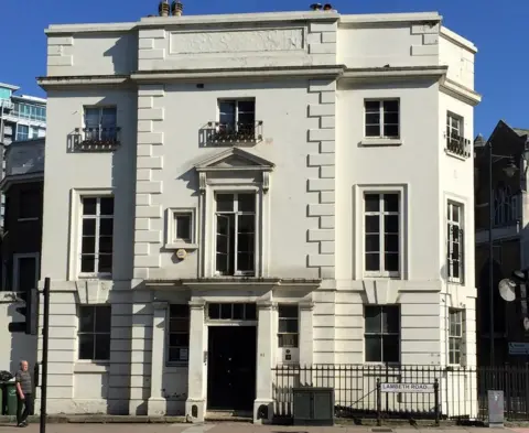 School of Historical Dress School of Historical Dress