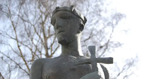 BBC St Edmund statue