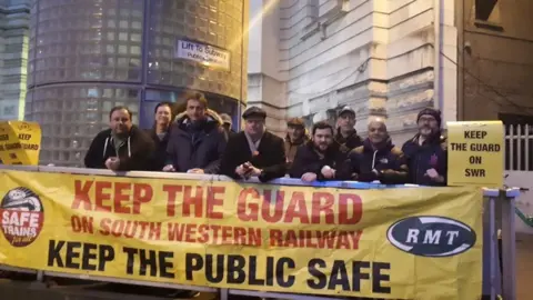 RMT RMT picket