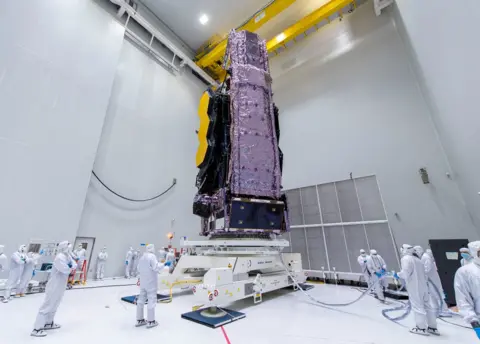 ESA/CNES/Arianespace/P.Piron JWST