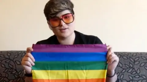 BBC Zahra Sadiqi Hamedani speaking to BBC Persian in May 2021