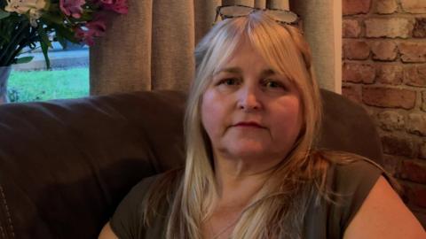 Peter Baglin: Wife's plea after grandad 'vanishes' on canal walk - BBC News