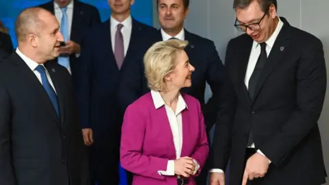 Getty Images European Commission President Ursula von der Leyen and Serbia's President Aleksandar Vucic (R) at the EU-Western Balkans summit near Ljubljana on October 6, 2021