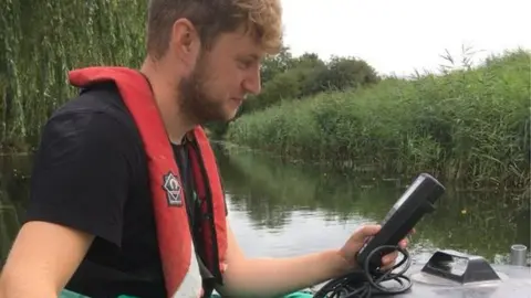 Environment Agency Checking oxygen