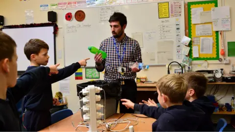 Tristan Potter/SWNS.COM Andy Harris