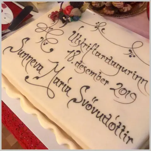 Sunneva María Svövudóttir Sunneva's graduation cake