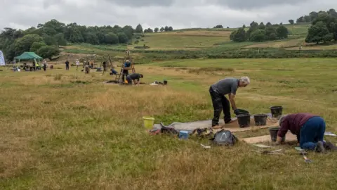 Andrzej Jablonski Excavation of test pits at Bradgate park