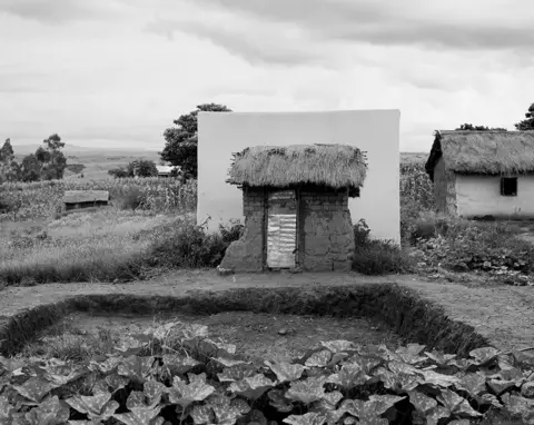 Elena Heatherwick / WaterAid Toilet in Ambatoantrano