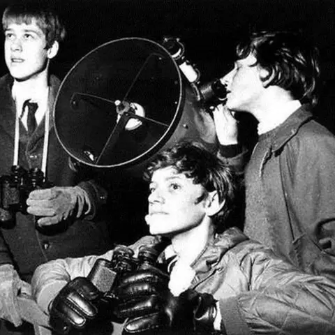 Chris Lee Chris Lee (centre) at school observatory in 1971