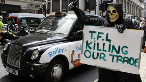 Getty Images Black cab drivers protest in London, May 26, 2015