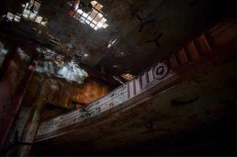 Hemant Chaturvedi Single-screen cinemas