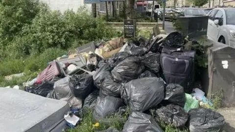 LDRS Large numbers of bin bags piled up