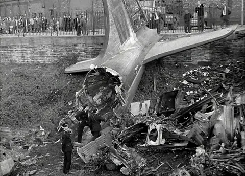 Pathe Stockport air disaster