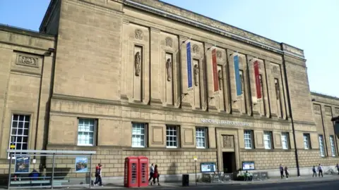 Kim Traynor National Library of Scotland