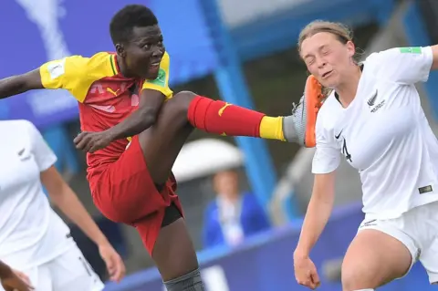 AFP Ghana's forward Ruth Anima and New Zealand's defender Elizabeth Anton, 12 August 2018 in Concarneau, western France.