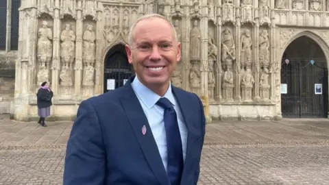 BBC Robert Rinder at Exeter Cathedral