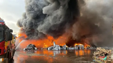 Nottinghamshire Fire and Rescue Service Harrimans Lane fire