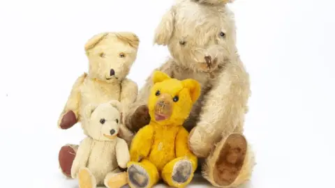 Special Auction Services Teddy bears