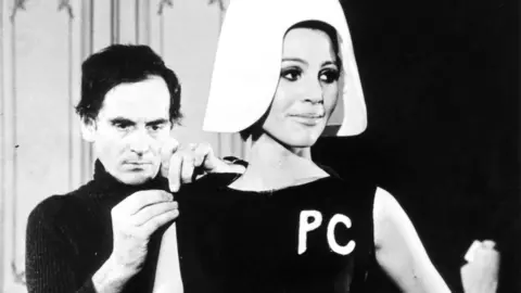 Pierre Cardin, Visionary Fashion Designer, Dies at 98 - The New York Times